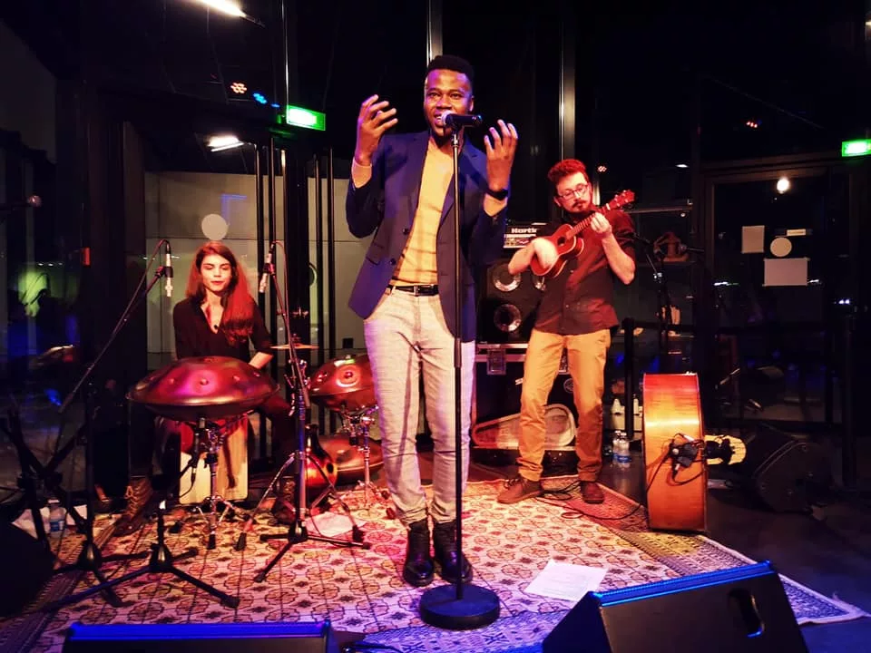 Edem Ntsukpui, artiste live Nouvelle-Aquitaine